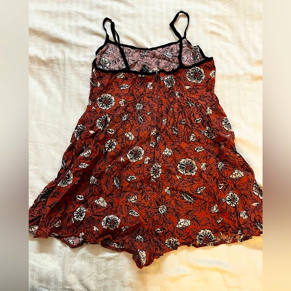 Forever 21 Shorts Jumpsuit - Picture 4 of 10